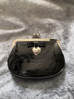 Coach Kiss Lock Coin Purse for Sale up to 90% Off: Poshmark